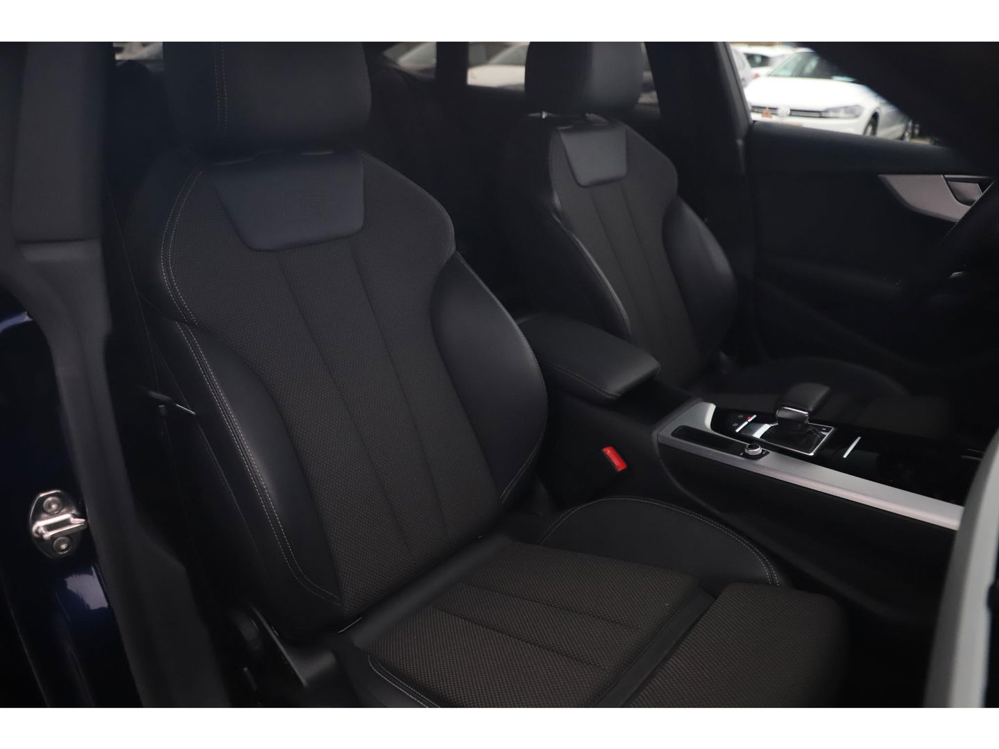 Audi A5 Sportback 35 TDI S-Line edition Automaat Navarra Blue Full LED Wegklapbare Trekhaak Virtual Cockpit Navigatie Achteruitrijcamera Clima Cruise Parkeersensor Half Leder Sportstoelen Draadloos Carplay