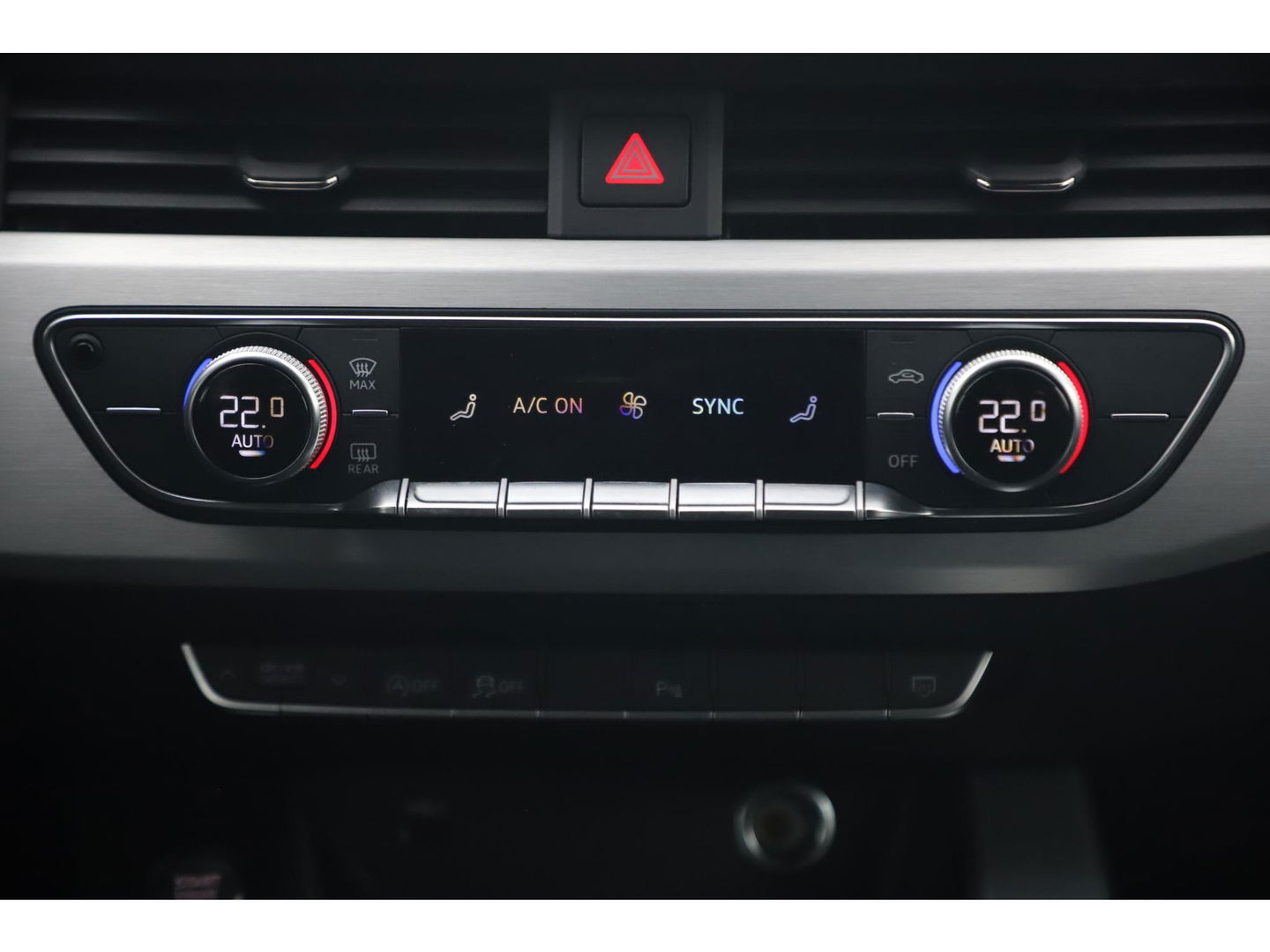 Audi A5 Sportback 35 TDI S-Line edition Automaat Navarra Blue Full LED Wegklapbare Trekhaak Virtual Cockpit Navigatie Achteruitrijcamera Clima Cruise Parkeersensor Half Leder Sportstoelen Draadloos Carplay