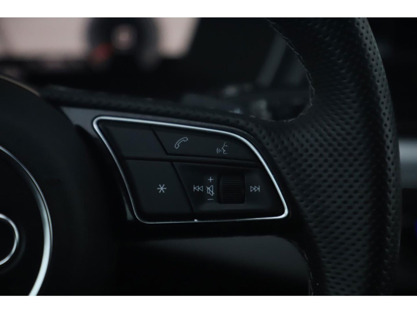 Audi A5 Sportback 35 TDI S-Line edition Automaat Navarra Blue Full LED Wegklapbare Trekhaak Virtual Cockpit Navigatie Achteruitrijcamera Clima Cruise Parkeersensor Half Leder Sportstoelen Draadloos Carplay