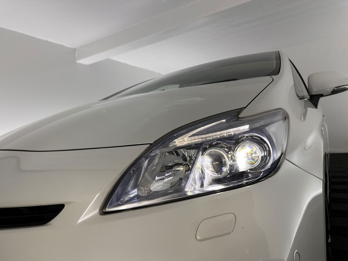Toyota Prius 1.8 PHEV Executive Business Aut. *FULL-LEATHER | JBL-SOUND | HEAD-UP | FULL-LED |  KEYLESS | NAVI-FULLMAP | CAMERA | ECC | DIGI-COCKPIT | PDC | TOWBAR | COMFORT-SEATS | 17"ALU*
