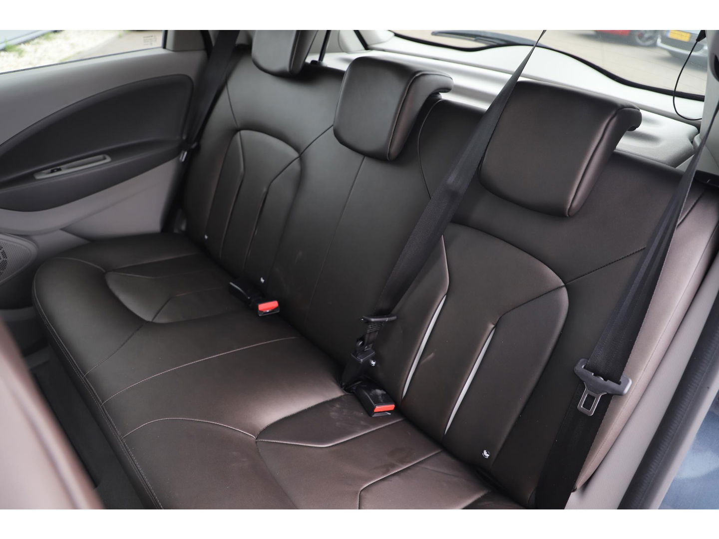 Renault ZOE Q90 Bose Quickcharge 41 kWh INCL ACCU Navigatie Leder Clima Achteruitrijcamera PDC BOSE Audio