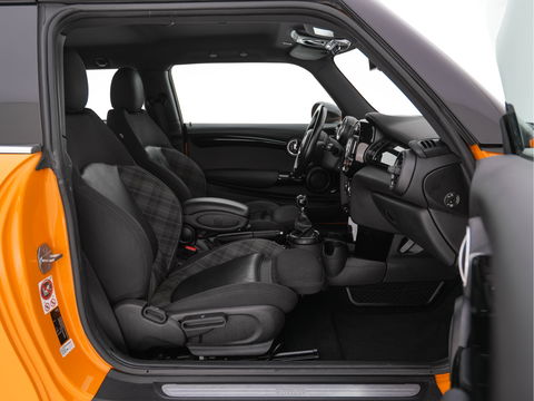 MINI Mini 1.5 Cooper Chili Business *NAVI-FULLMAP | SPORT-SEATS | 1/2-LEATHER | AMBIENT-LIGHT | ECC | PDC | CRUISE | 16''ALU*