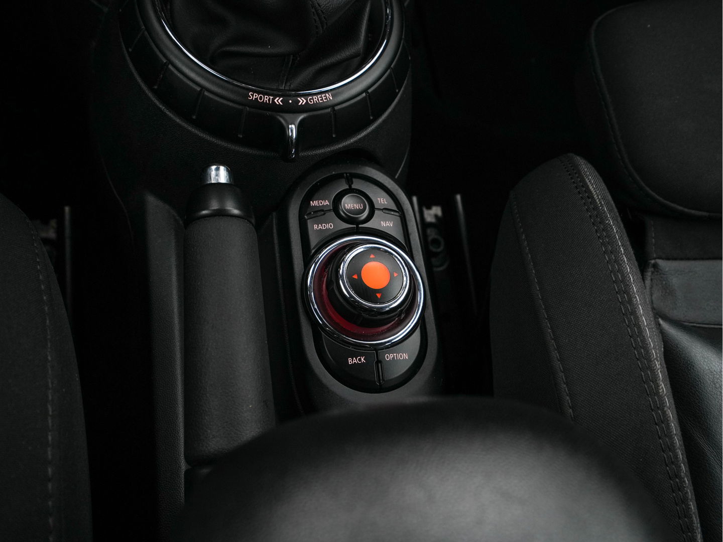 MINI Mini 1.5 Cooper Chili Business *NAVI-FULLMAP | SPORT-SEATS | 1/2-LEATHER | AMBIENT-LIGHT | ECC | PDC | CRUISE | 16''ALU*