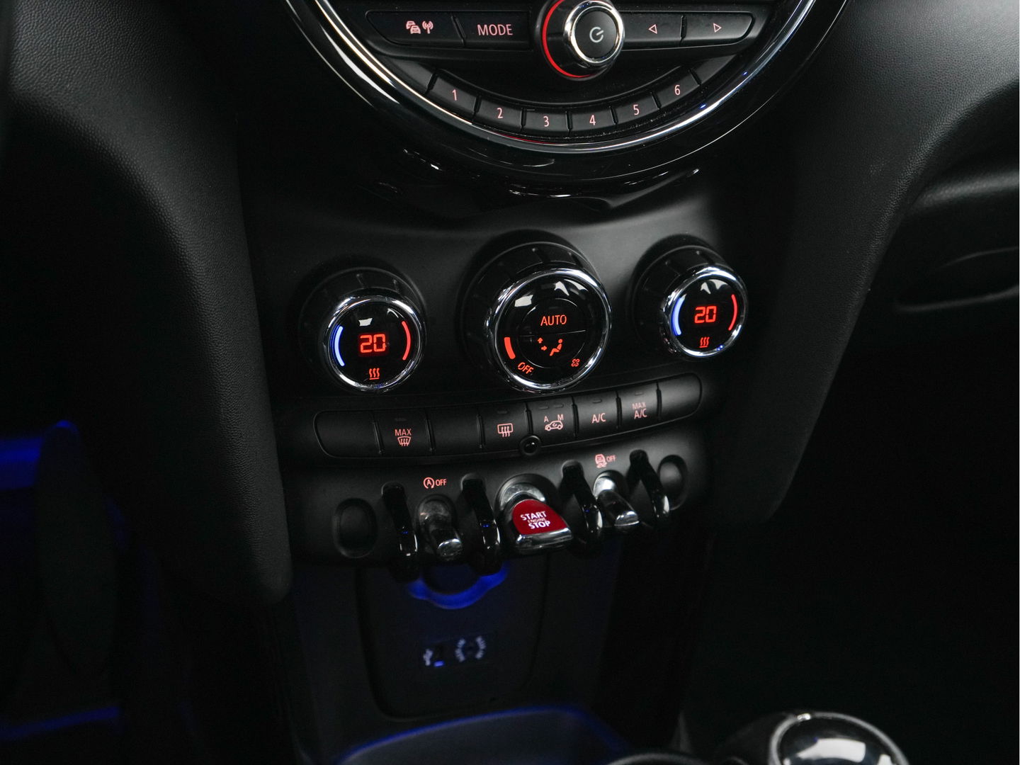 MINI Mini 1.5 Cooper Chili Business *NAVI-FULLMAP | SPORT-SEATS | 1/2-LEATHER | AMBIENT-LIGHT | ECC | PDC | CRUISE | 16''ALU*