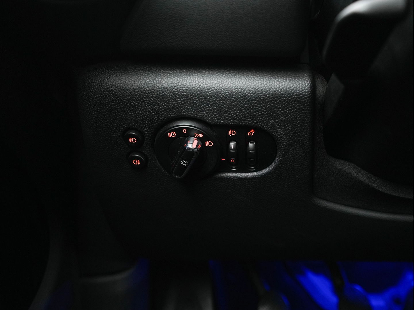 MINI Mini 1.5 Cooper Chili Business *NAVI-FULLMAP | SPORT-SEATS | 1/2-LEATHER | AMBIENT-LIGHT | ECC | PDC | CRUISE | 16''ALU*