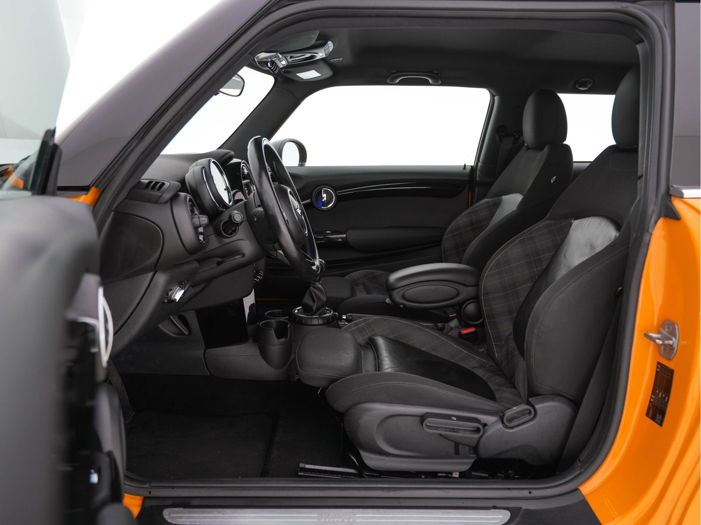 MINI Mini 1.5 Cooper Chili Business *NAVI-FULLMAP | SPORT-SEATS | 1/2-LEATHER | AMBIENT-LIGHT | ECC | PDC | CRUISE | 16''ALU*