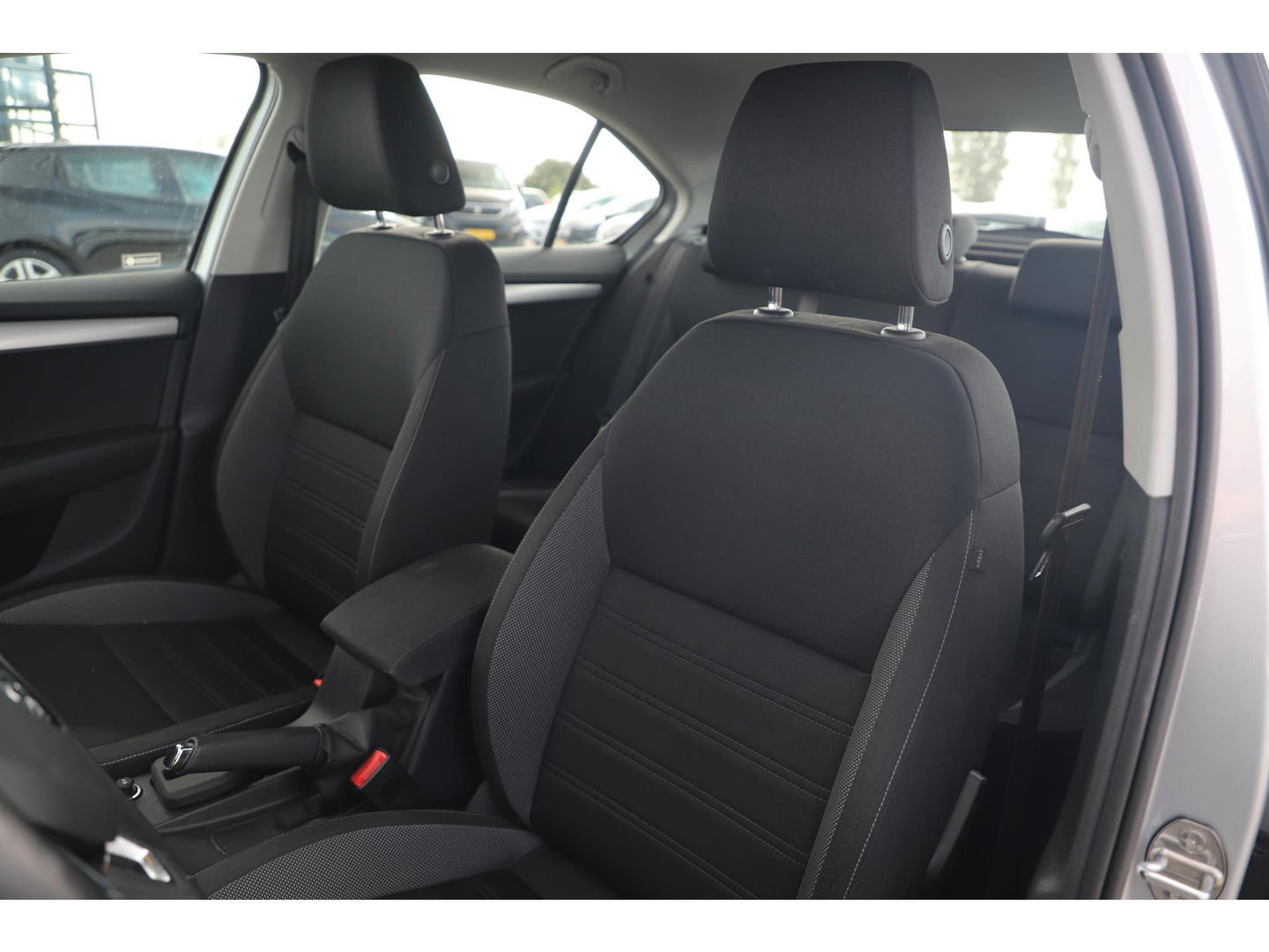 Škoda Octavia 1.0 TSI Greentech Ambition Business Navigatie Clima Cruise PDC LMV Bluetooth LED Carplay Android Auto