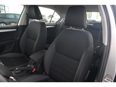 Škoda Octavia 1.0 TSI Greentech Ambition Business Navigatie Clima Cruise PDC LMV Bluetooth LED Carplay Android Auto