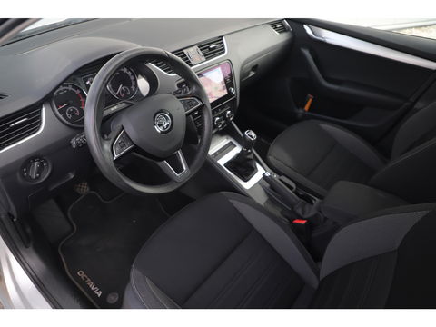 Škoda Octavia 1.0 TSI Greentech Ambition Business Navigatie Clima Cruise PDC LMV Bluetooth LED Carplay Android Auto