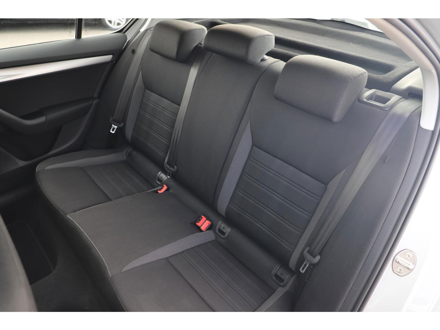 Škoda Octavia 1.0 TSI Greentech Ambition Business Navigatie Clima Cruise PDC LMV Bluetooth LED Carplay Android Auto