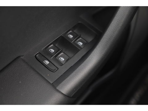 Škoda Octavia 1.0 TSI Greentech Ambition Business Navigatie Clima Cruise PDC LMV Bluetooth LED Carplay Android Auto