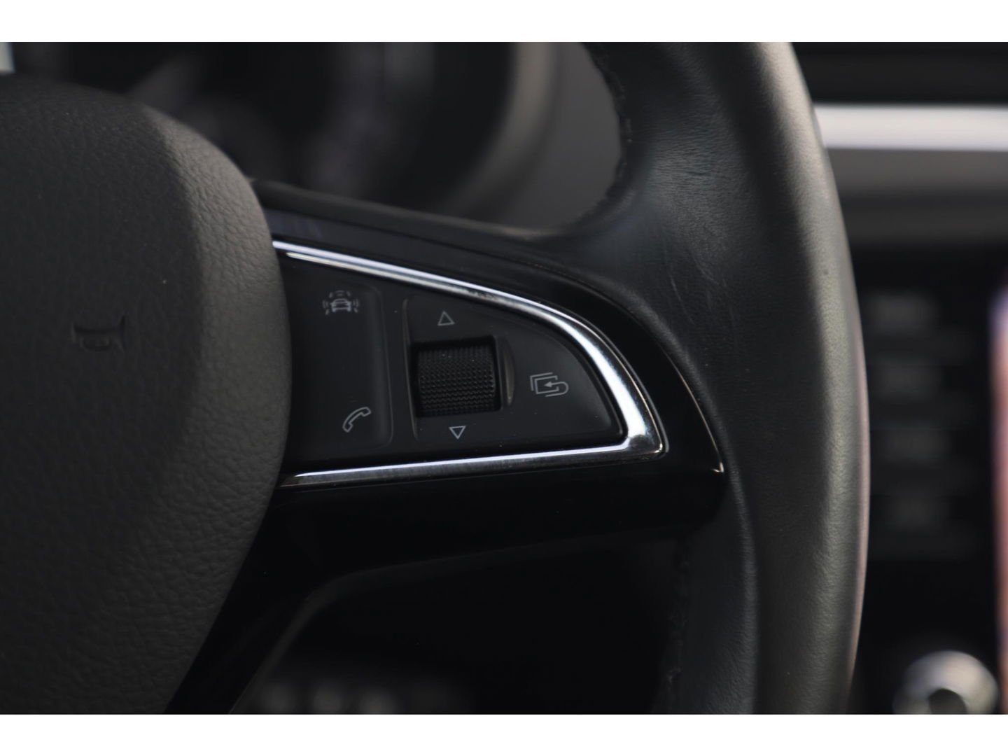 Škoda Octavia 1.0 TSI Greentech Ambition Business Navigatie Clima Cruise PDC LMV Bluetooth LED Carplay Android Auto