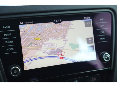 Škoda Octavia 1.0 TSI Greentech Ambition Business Navigatie Clima Cruise PDC LMV Bluetooth LED Carplay Android Auto