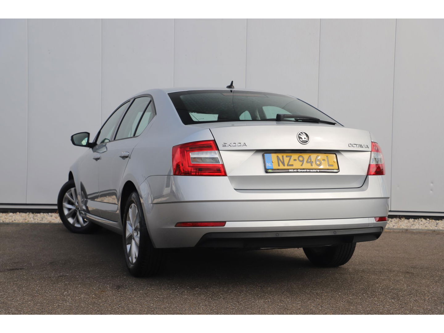 Škoda Octavia 1.0 TSI Greentech Ambition Business Navigatie Clima Cruise PDC LMV Bluetooth LED Carplay Android Auto