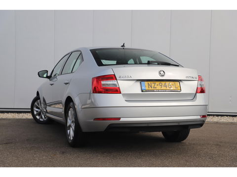 Škoda Octavia 1.0 TSI Greentech Ambition Business Navigatie Clima Cruise PDC LMV Bluetooth LED Carplay Android Auto