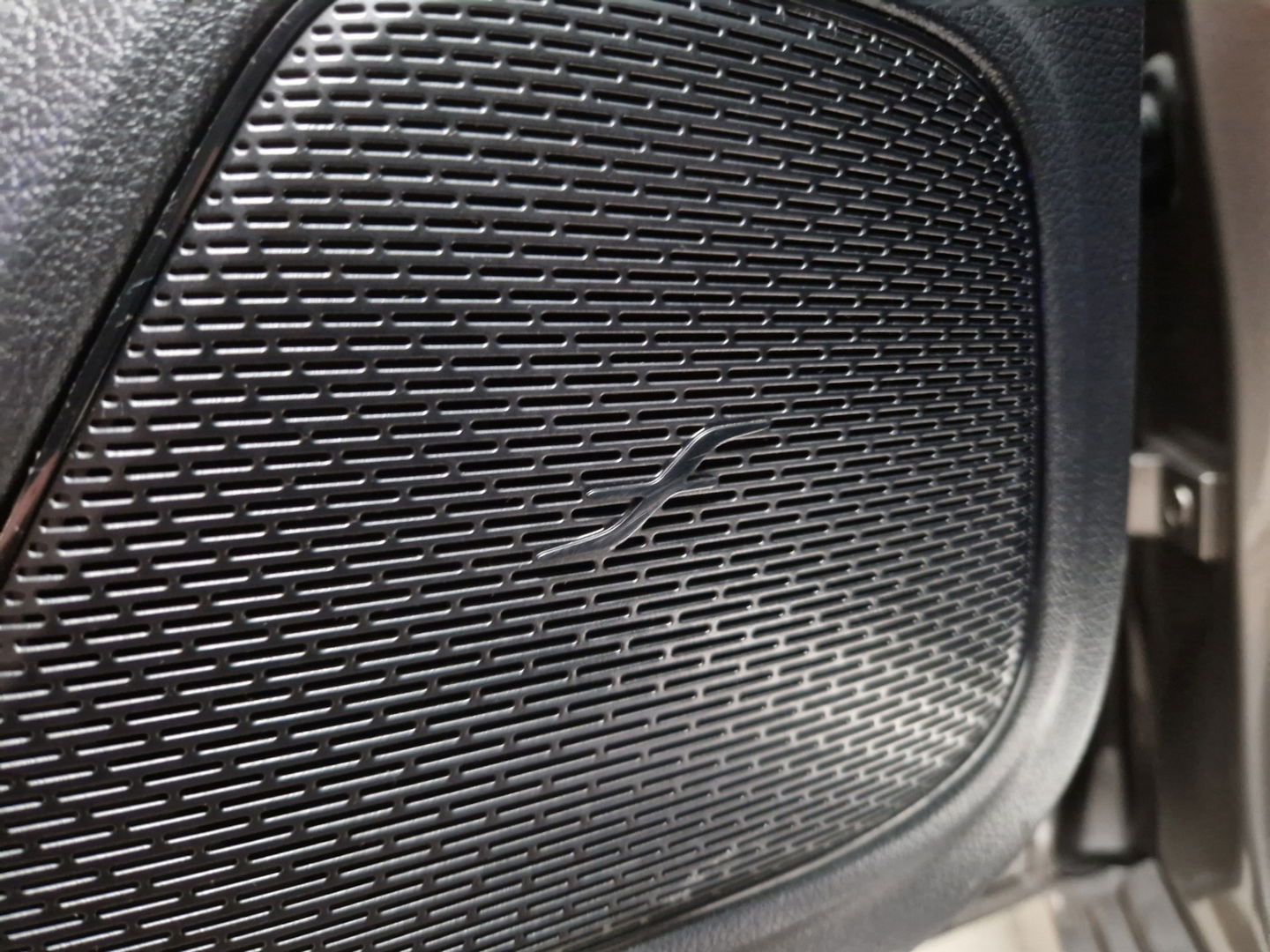 Mercedes-Benz A-Klasse 180 Premium Plus AMG Pano LED Sfeer Sound+ camera LM