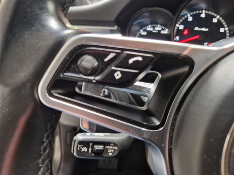 Porsche Macan 3.6 Turbo Pano leder luchtv. sport chrono Burm Navi camera 21"LM 400PK!