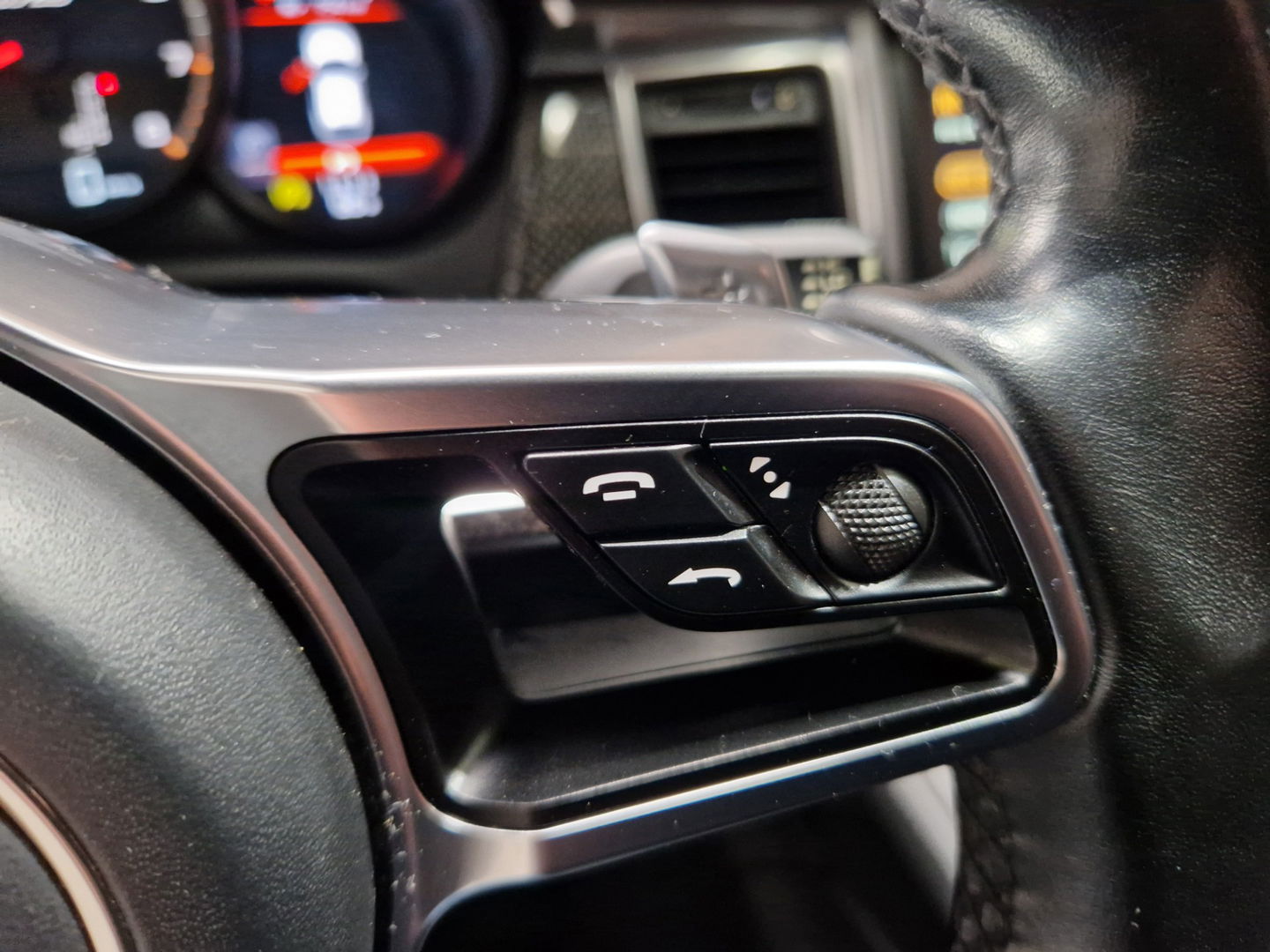 Porsche Macan 3.6 Turbo Pano leder luchtv. sport chrono Burm Navi camera 21"LM 400PK!