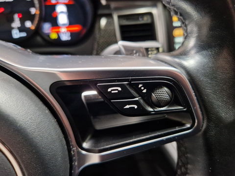 Porsche Macan 3.6 Turbo Pano leder luchtv. sport chrono Burm Navi camera 21"LM 400PK!