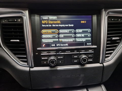 Porsche Macan 3.6 Turbo Pano leder luchtv. sport chrono Burm Navi camera 21"LM 400PK!