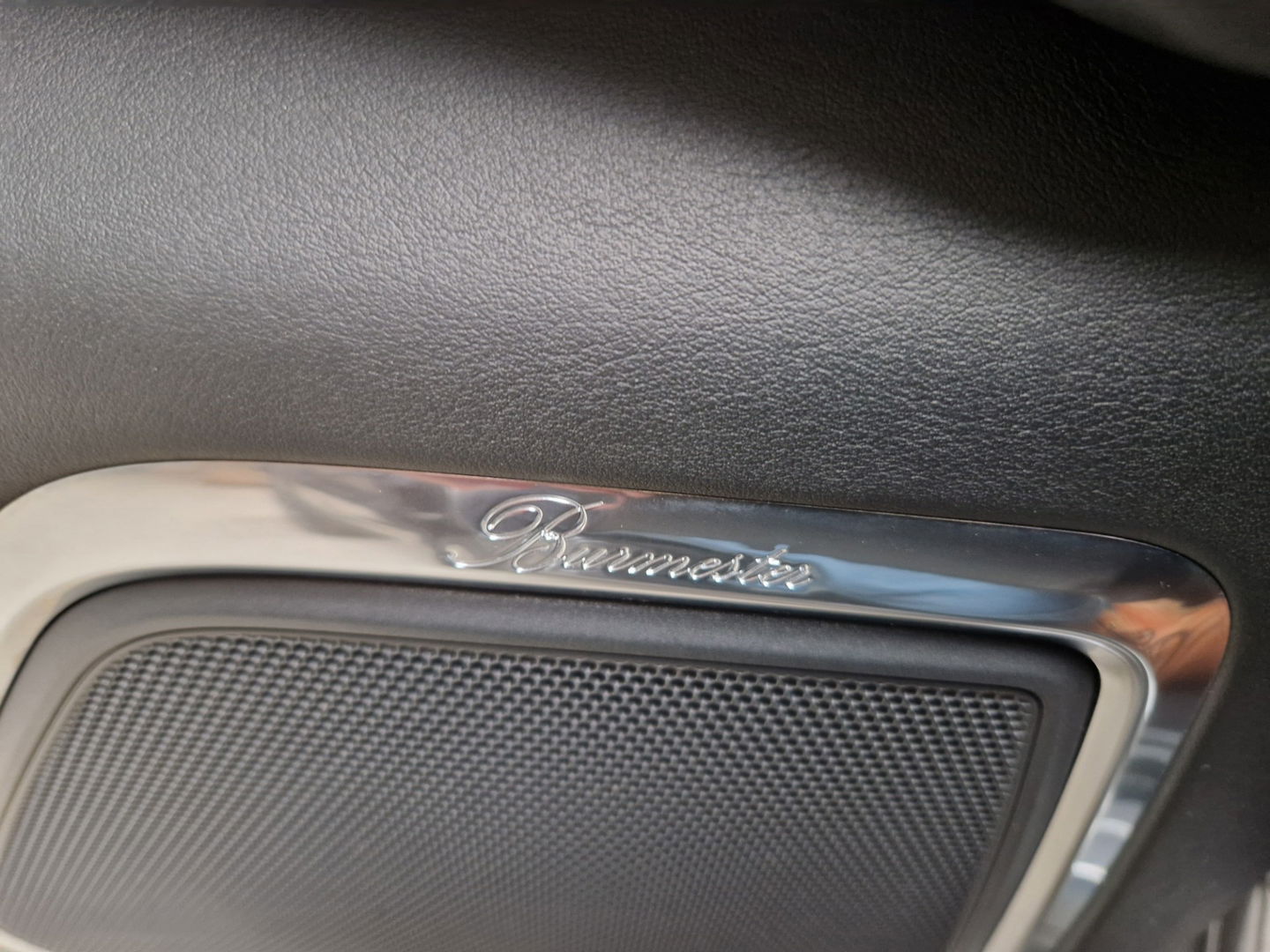 Porsche Macan 3.6 Turbo Pano leder luchtv. sport chrono Burm Navi camera 21"LM 400PK!