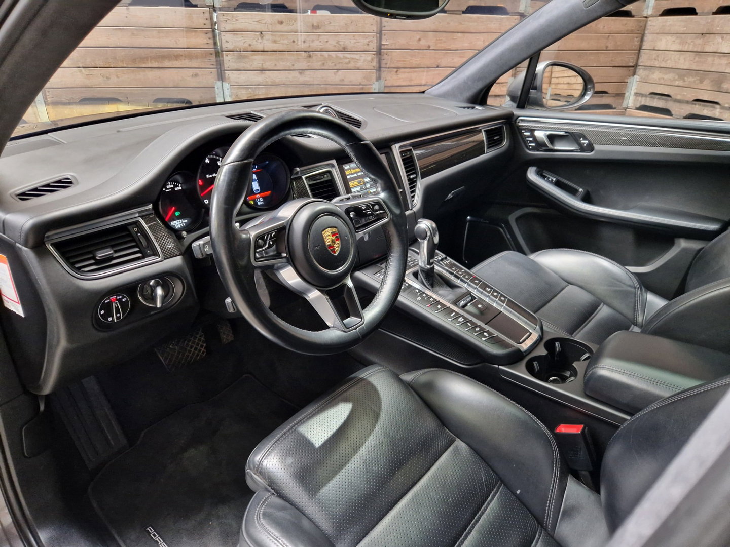 Porsche Macan 3.6 Turbo Pano leder luchtv. sport chrono Burm Navi camera 21"LM 400PK!