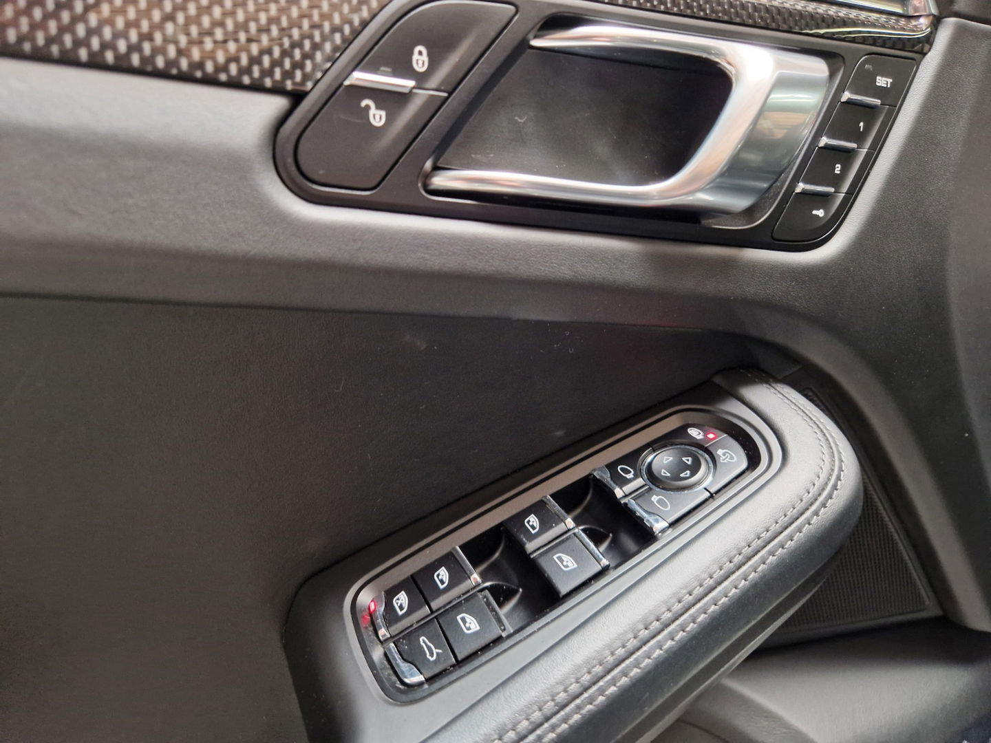 Porsche Macan 3.6 Turbo Pano leder luchtv. sport chrono Burm Navi camera 21"LM 400PK!