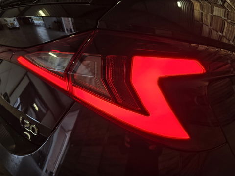 Hyundai i20 1.0 T-GDI Comfort Schuifdak Navi Led Camera Keyless 17"LM