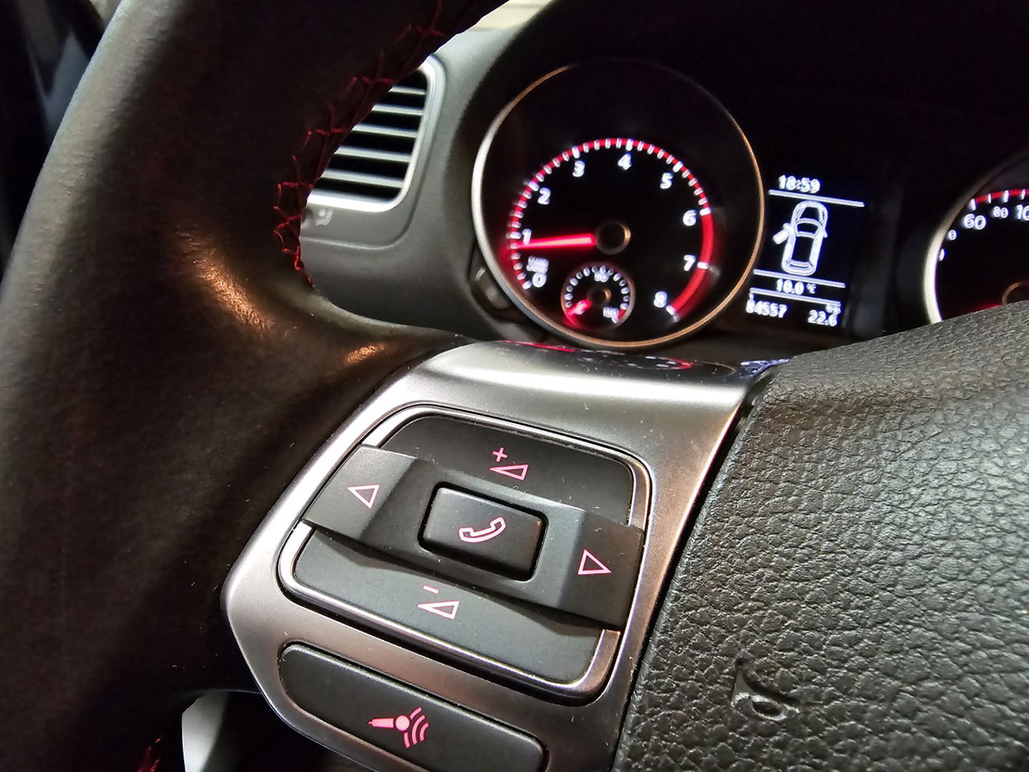 Volkswagen Golf 2.0 GTI Navigatie clima cruise LM 211PK **nieuwe motor gemonteerd**