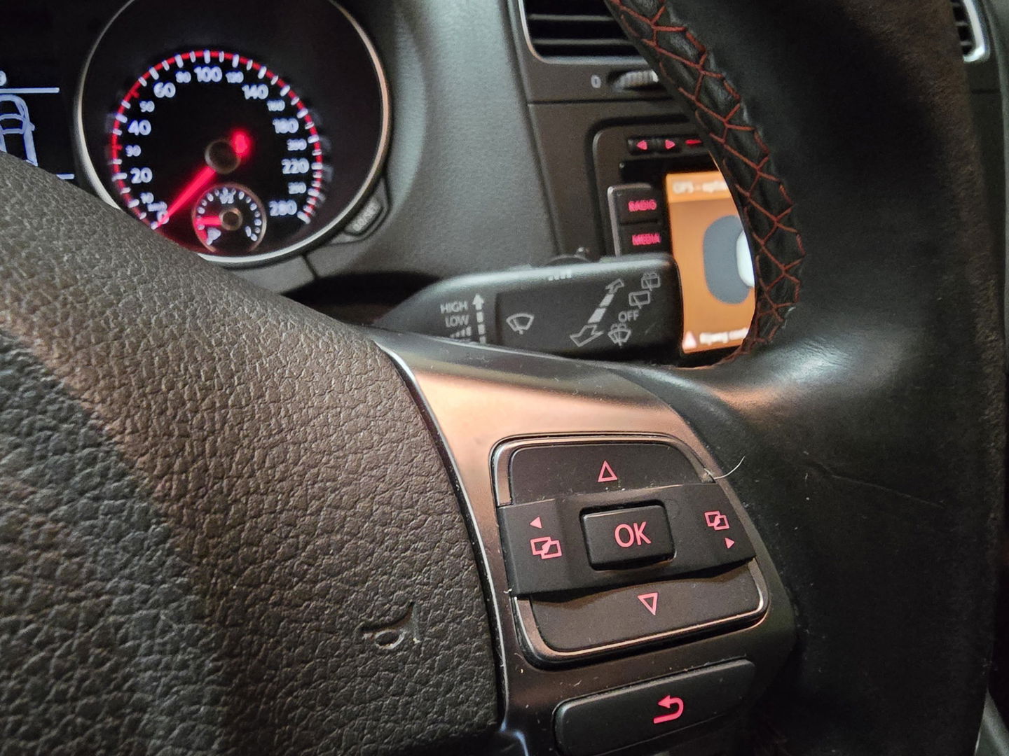 Volkswagen Golf 2.0 GTI Navigatie clima cruise LM 211PK **nieuwe motor gemonteerd**