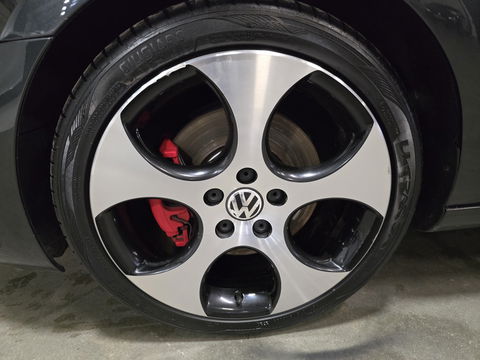 Volkswagen Golf 2.0 GTI Navigatie clima cruise LM 211PK **nieuwe motor gemonteerd**