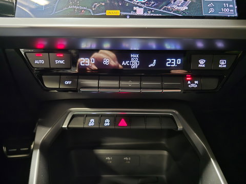 Audi A3 Sportback 30 TFSI S edition 3x S-line Pano VCP Navi LM