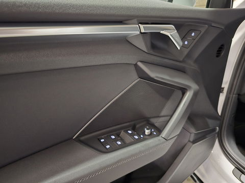 Audi A3 Sportback 30 TFSI S edition 3x S-line Pano VCP Navi LM