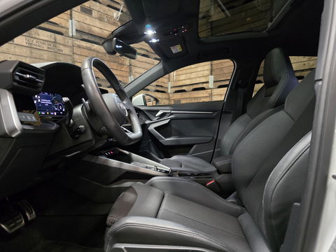Audi A3 Sportback 30 TFSI S edition 3x S-line Pano VCP Navi LM