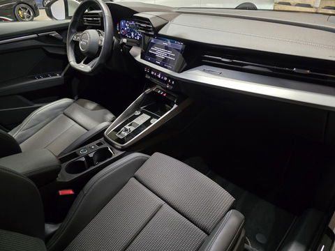 Audi A3 Sportback 30 TFSI S edition 3x S-line Pano VCP Navi LM