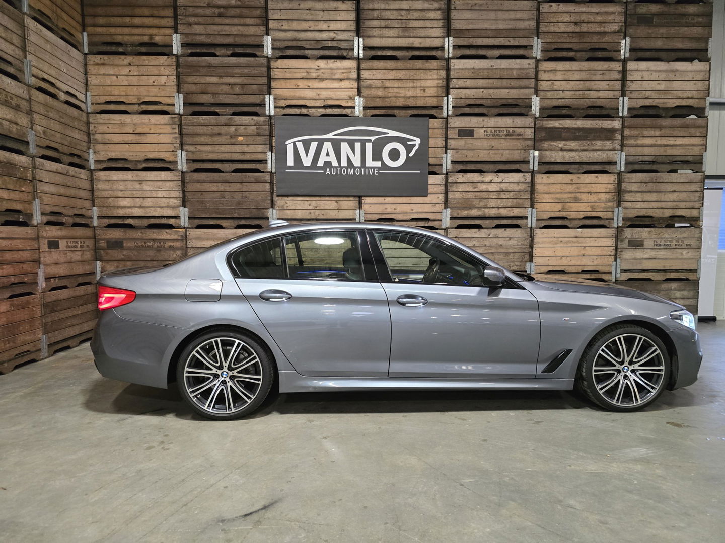 BMW 5 Serie 520i High Executive Edition Leder HUD Navi Camera LM