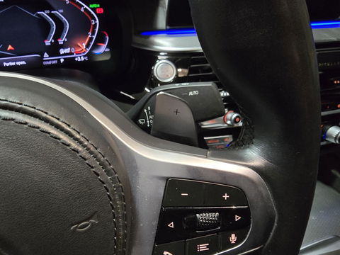 BMW 5 Serie 520i High Executive Edition Leder HUD Navi Camera LM