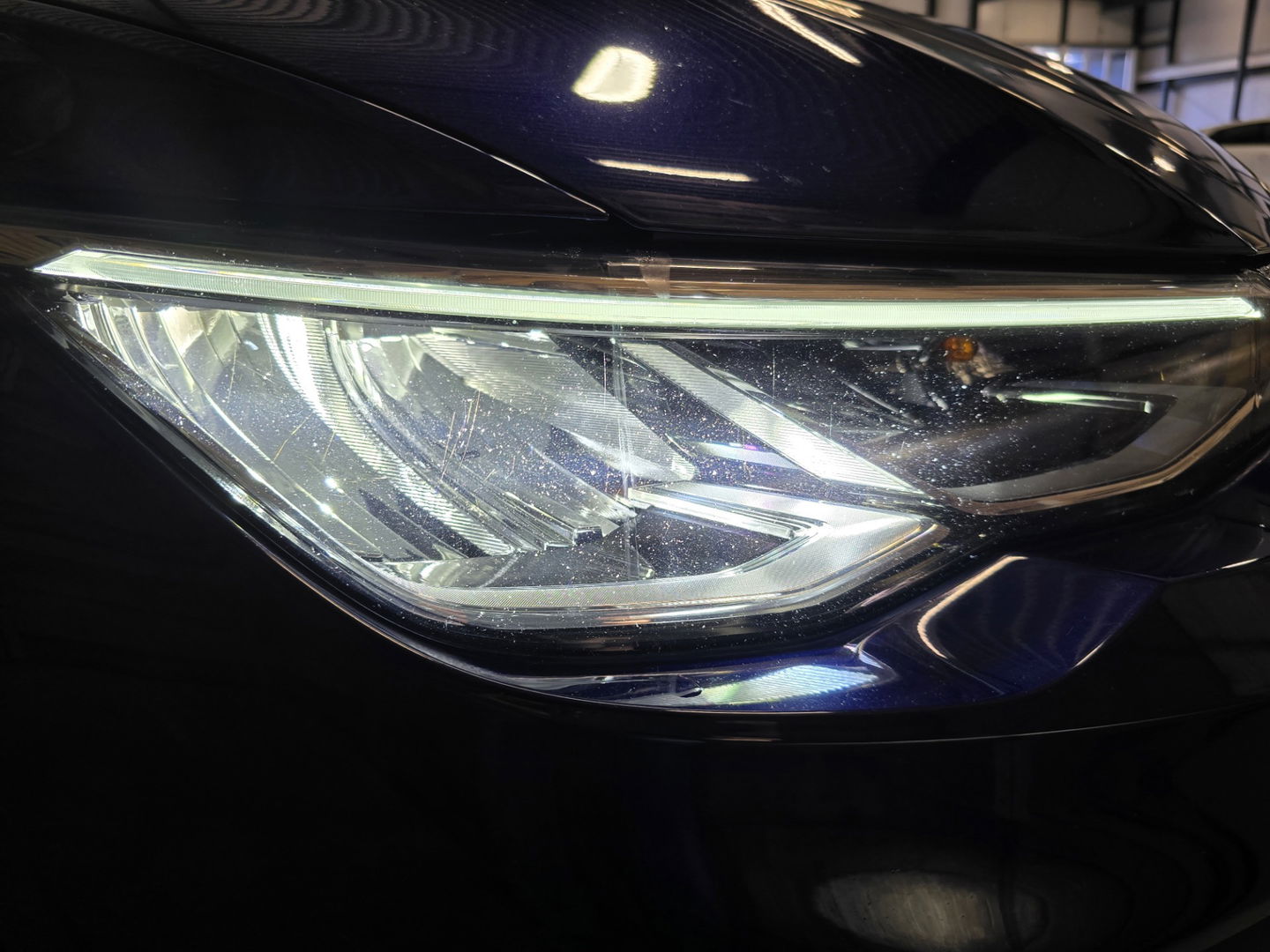 Volkswagen Golf 1.0 eTSI Life Navigatie PDC Sportstoelen Massage Clima LM