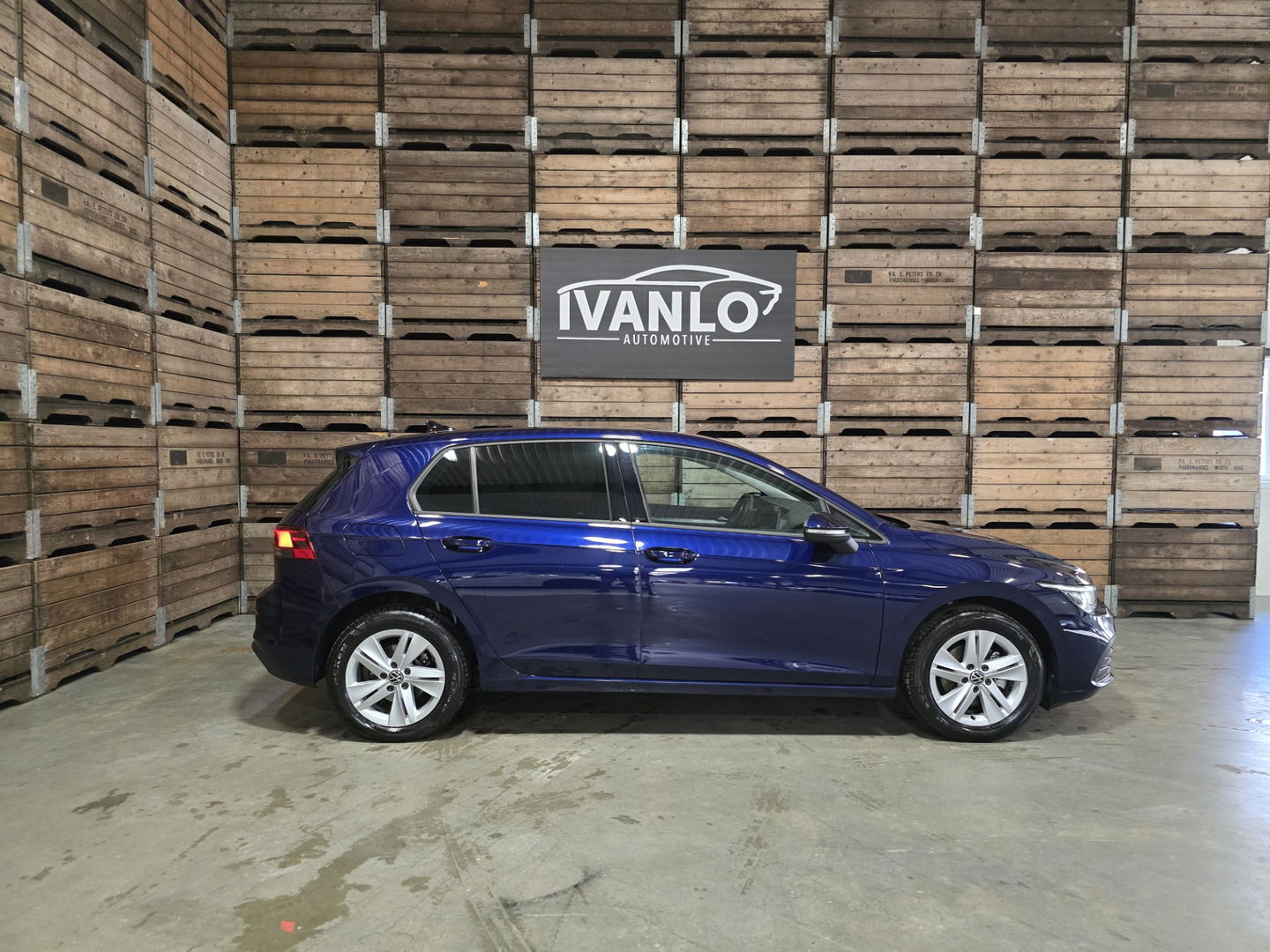 Volkswagen Golf 1.0 eTSI Life Navigatie PDC Sportstoelen Massage Clima LM