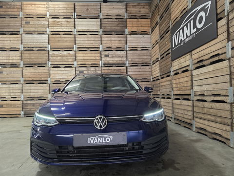 Volkswagen Golf 1.0 eTSI Life Navigatie PDC Sportstoelen Massage Clima LM