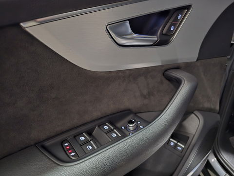 Audi Q7 60 TFSI e quattro Competition B&O Pano Led Matrix VCP Luchtvering 22"LM