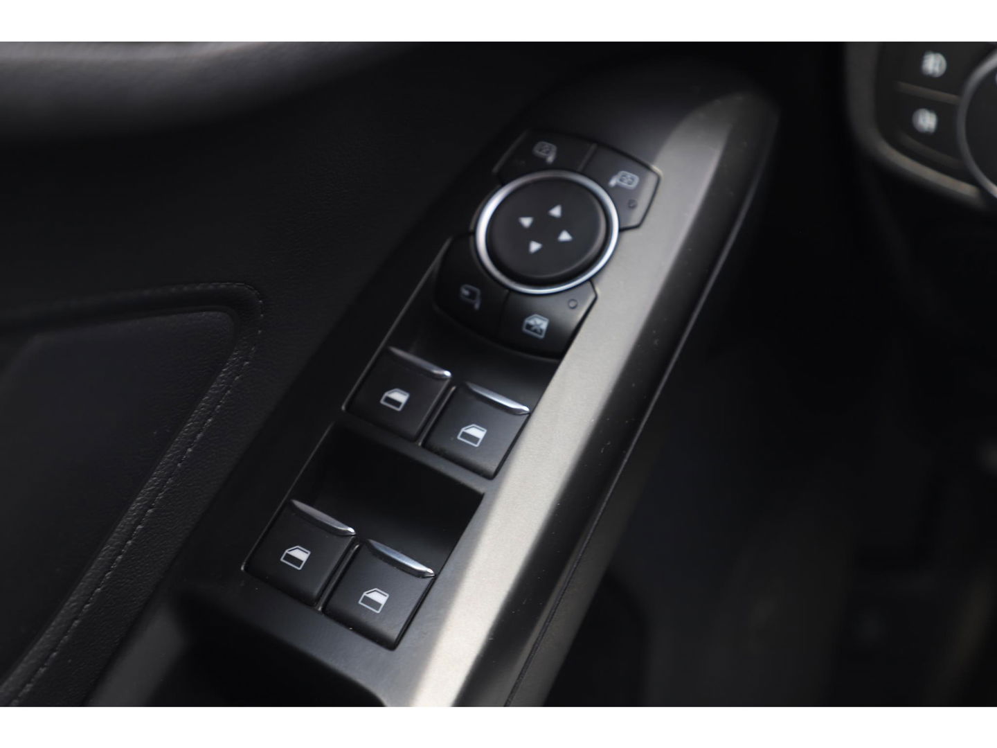 Ford FOCUS Wagon 1.0 EcoBoost Titanium Business Automaat Full LED Navigatie DAB Bang & Olufsen Clima Cruise PDC LMV Bluetooth