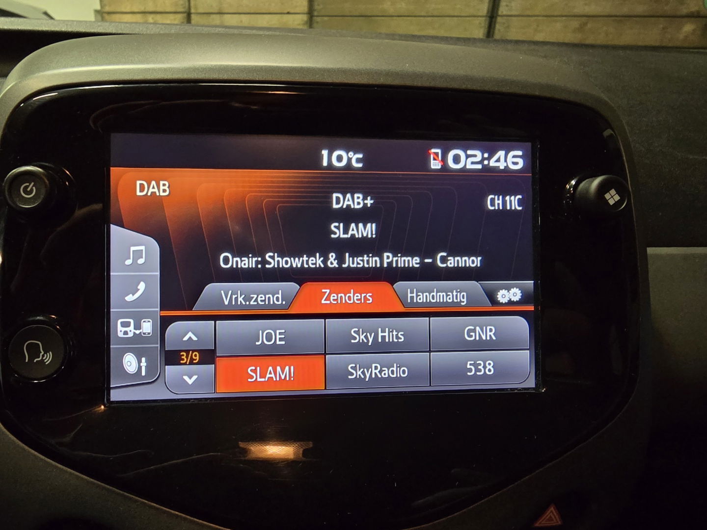 Toyota Aygo 1.0 VVT-i x-play Navigatie camera Automaat Airconditioning