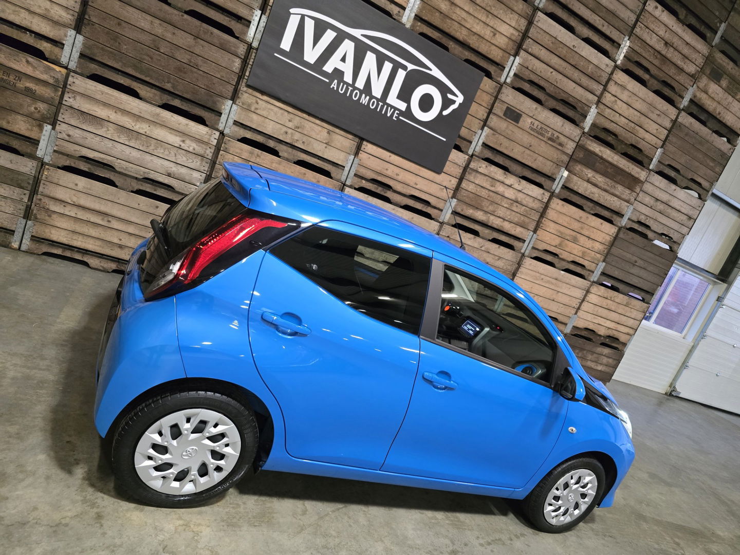 Toyota Aygo 1.0 VVT-i x-play Navigatie camera Automaat Airconditioning