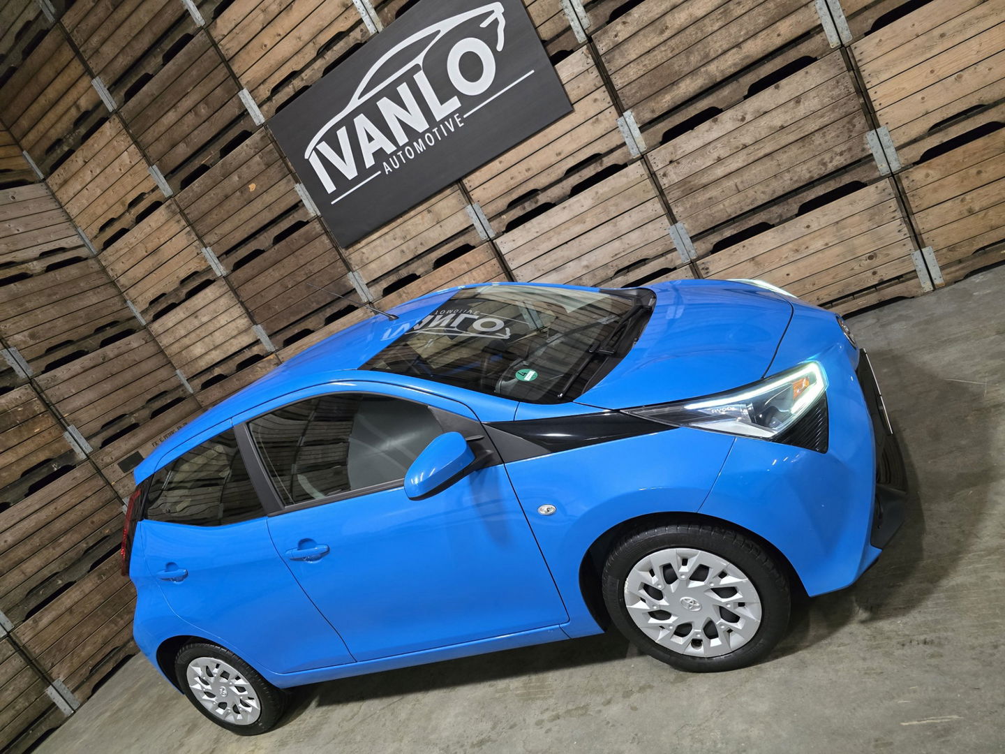 Toyota Aygo 1.0 VVT-i x-play Navigatie camera Automaat Airconditioning
