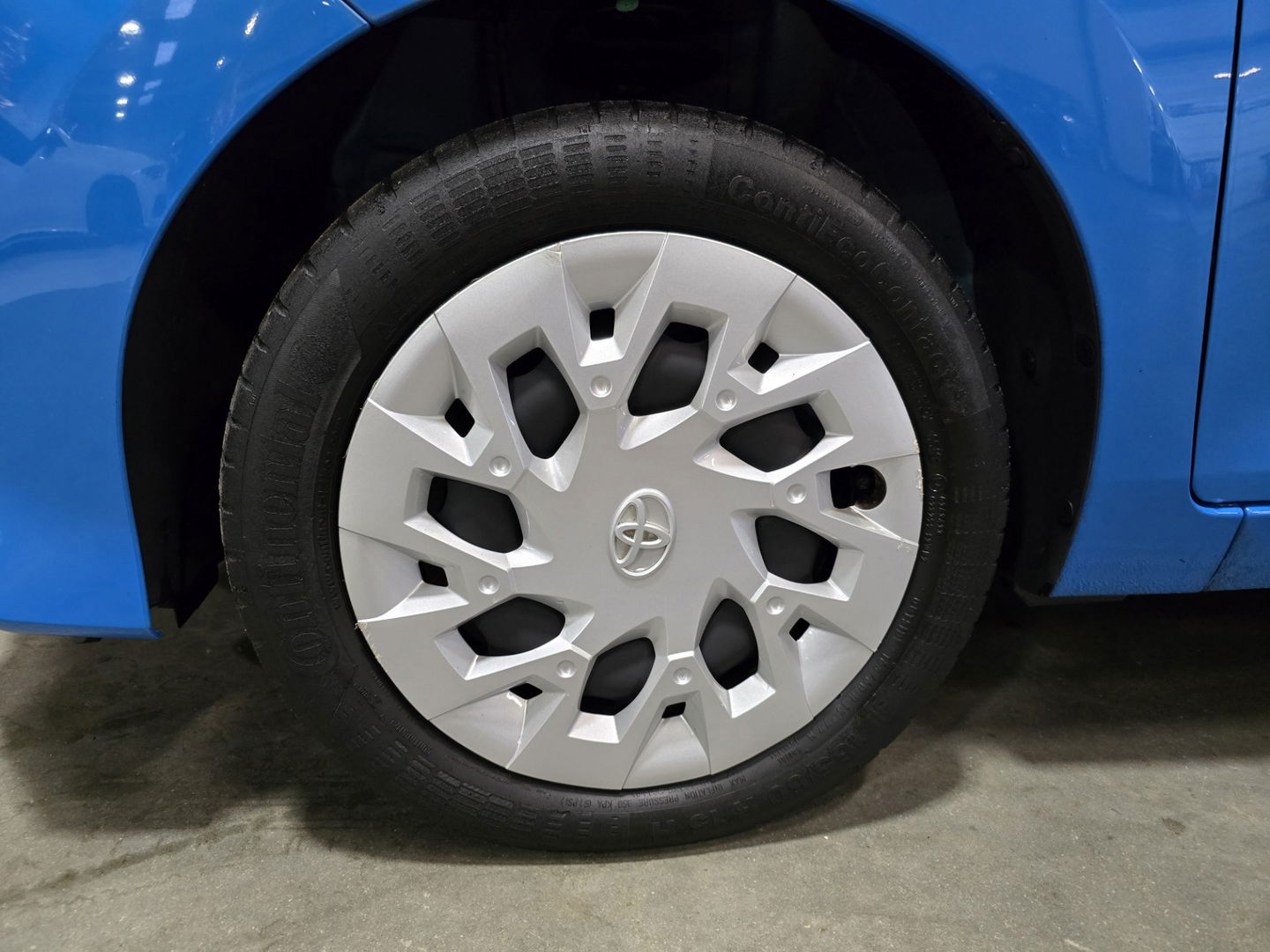 Toyota Aygo 1.0 VVT-i x-play Navigatie camera Automaat Airconditioning