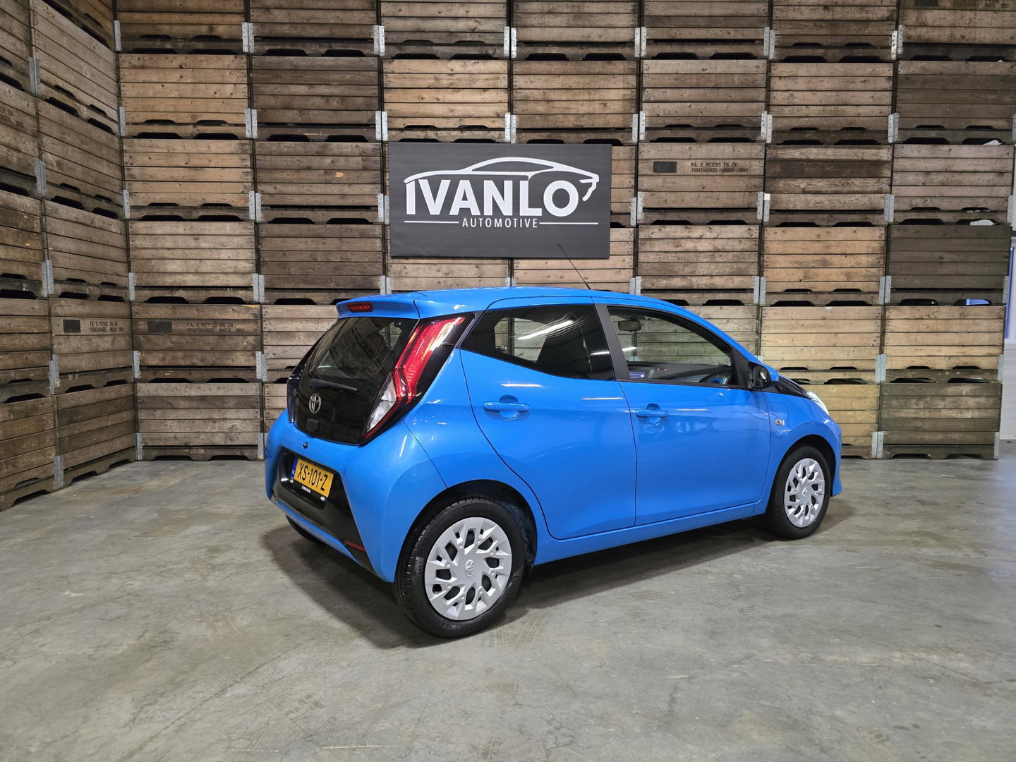 Toyota Aygo 1.0 VVT-i x-play Navigatie camera Automaat Airconditioning