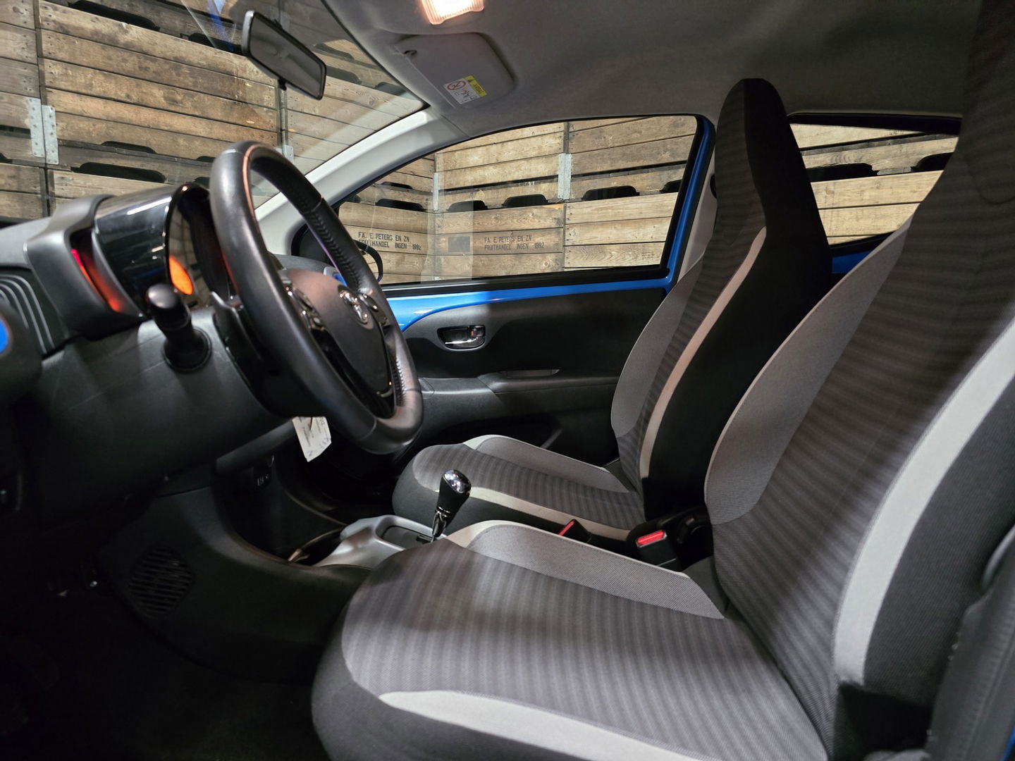 Toyota Aygo 1.0 VVT-i x-play Navigatie camera Automaat Airconditioning