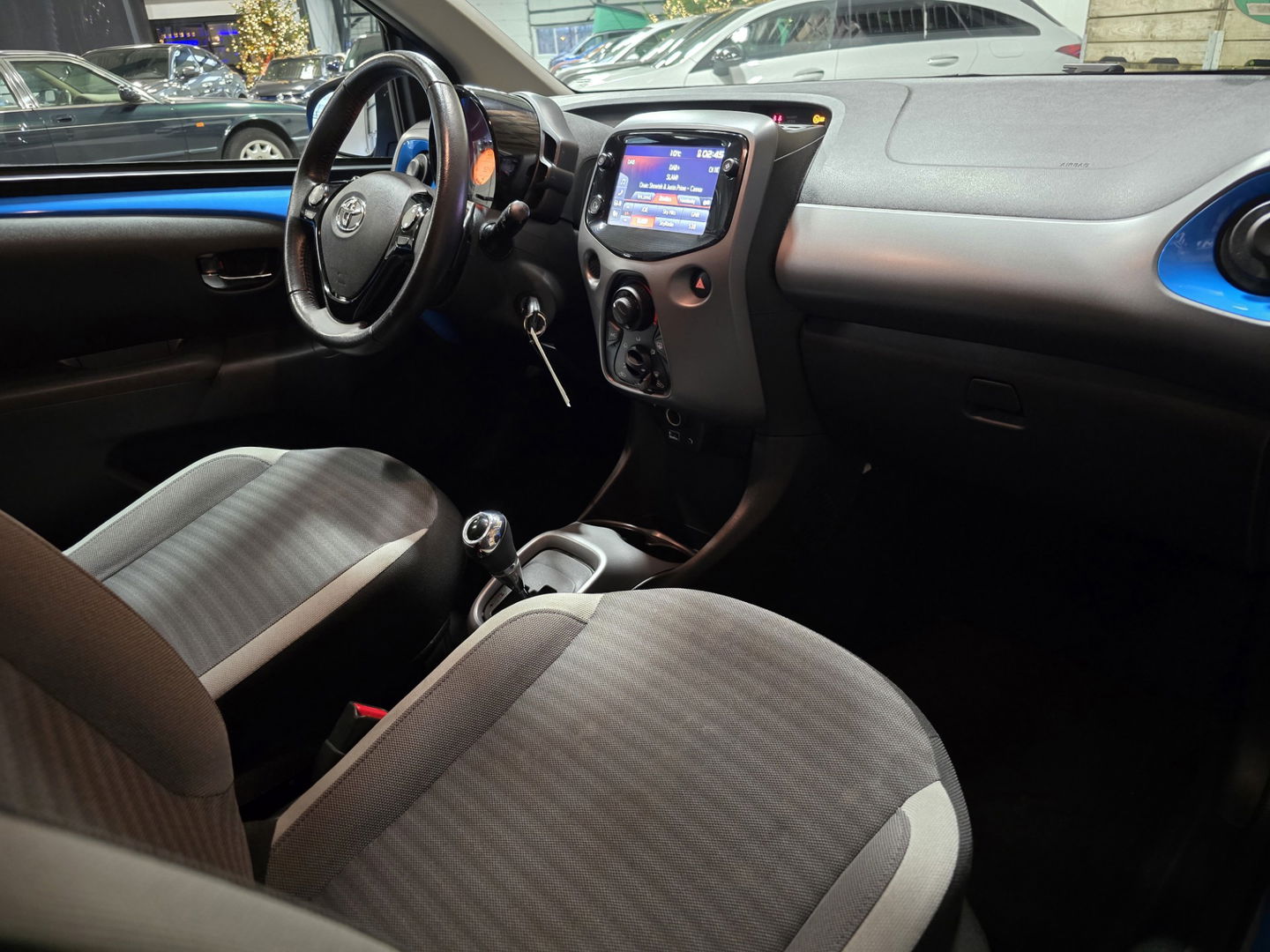 Toyota Aygo 1.0 VVT-i x-play Navigatie camera Automaat Airconditioning