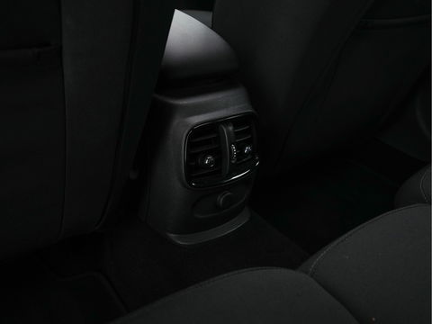 MINI Clubman 1.5 Cooper Business Aut. *PANO | SPORT-SEATS | NAVI-FULLMAP | AMBIENT-LIGHT | ECC | PDC | CRUISE | 17''ALU*